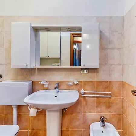 Guesthost - Loft Триест