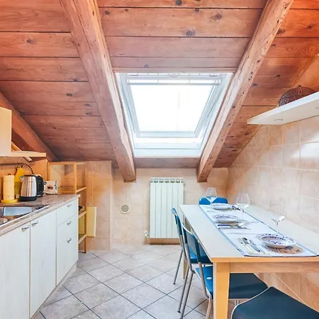 Guesthost - Loft Appartement